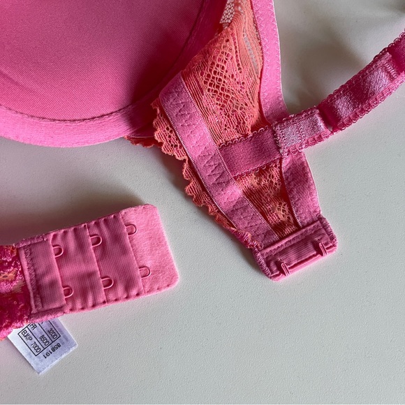 Wacoal Embrace Lace Push Up Bra - Picture 9 of 11